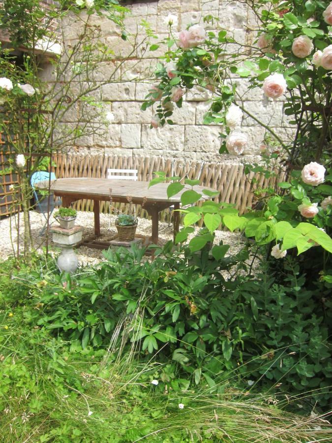 Le Murmure De La Falaise Bed and Breakfast Beaumont-le-Roger Eksteriør billede